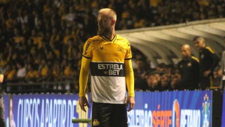 Marcelo Hermes, lateral-esquerdo do Criciúma