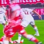 Jogador do Argentinos Jrs tem fratura exposta em lance com Marcelo, que chora