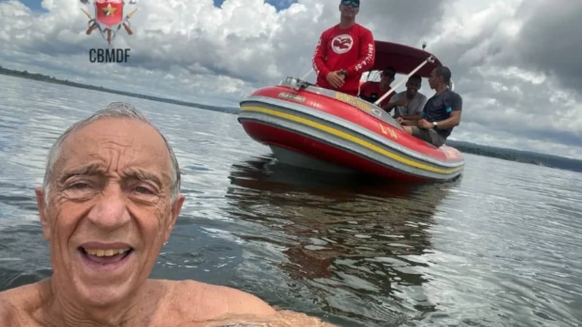 Presidente de Portugal é flagrado nadando no Lago Paranoá, em Brasília