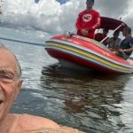 Presidente de Portugal é flagrado nadando no Lago Paranoá, em Brasília