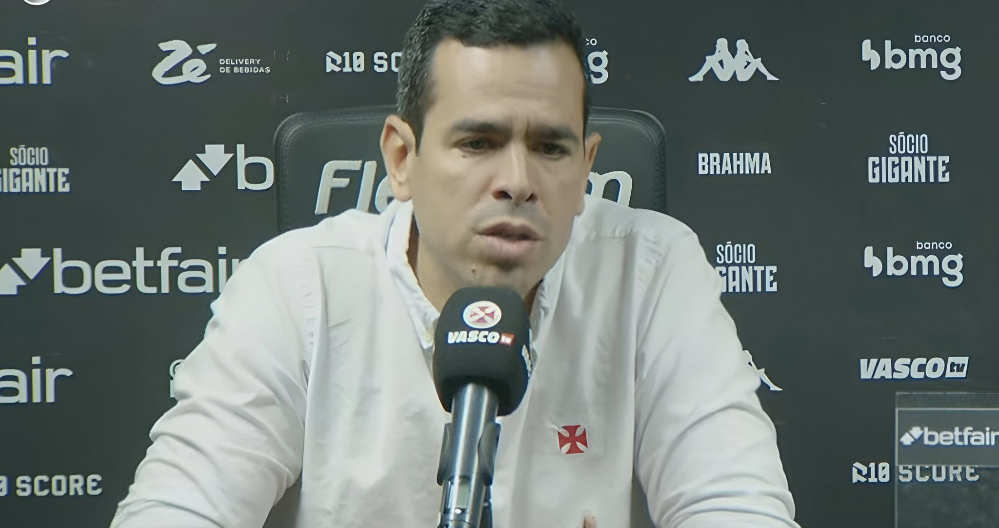 Diretor do Vasco explica busca por reforços no final da janela de transferências