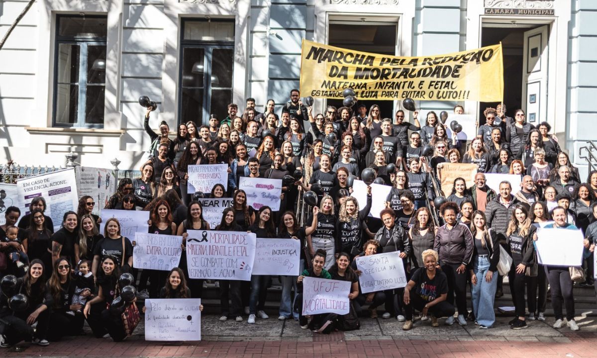 Marcha reúne grupos em JF no Dia Nacional de Redução da Mortalidade Materna
