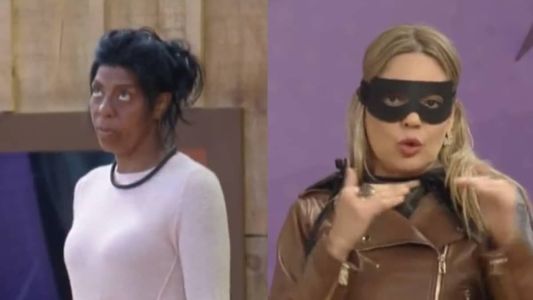 Márcia Fu olha para cima enquanto Rachel fala em dinâmica