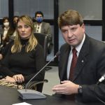 Zema oficializa recondução do procurador-geral do MP de Contas de Minas