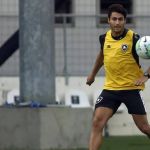 Torcida do América se manifesta contra contratação de Marcinho