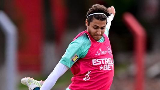 Marcinho, lateral-direito do América