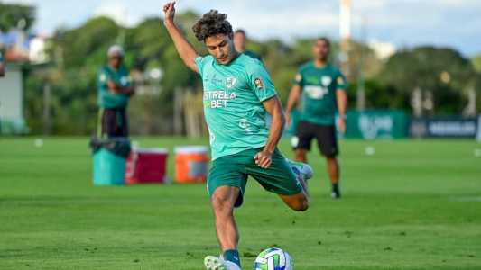 Marcinho vai enfrentar o Botafogo pela primeira vez desde que deixou o clube, no começo de 2021