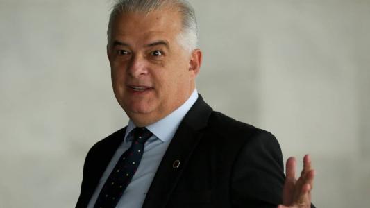 Márcio França aceita pasta de Pequenas e Médias empresas em reforma ministerial, dizem fontes.