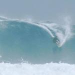 Surfista brasileiro de ondas gigantes morre após queda em Nazaré