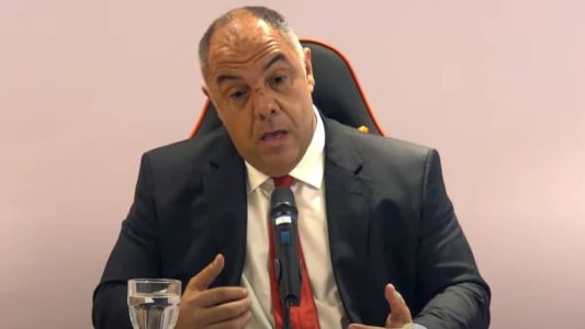 Marcos Braz concede entrevista coletiva no Rio de Janeiro