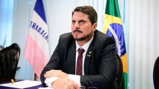 Marcos do Val concedeu entrevista coletiva sobre denúncia contra Bolsonaro