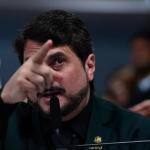 As opiniões de Nikolas e Gleisi sobre a operação da PF contra Marcos do Val
