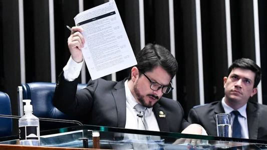 Marcos do Val falou, pela primeira vez, na tribuna do Senado, sobre operação da PF na última quinta-feira