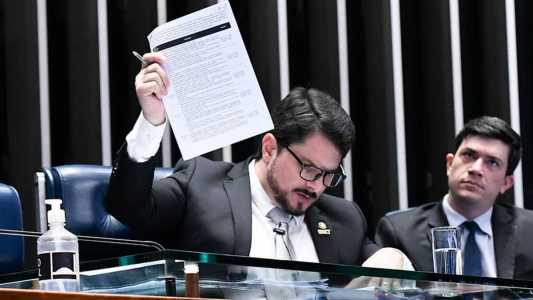 Marcos do Val falou, pela primeira vez, na tribuna do Senado, sobre operação da PF na última quinta-feira