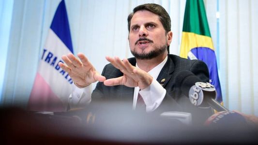Marcos do Val passou mal e precisou de atendimento médico no Senado Federal