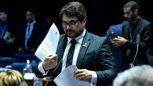 Marcos do Val, que está licenciado do Senado, faltou a depoimento marcado na sede da Polícia Federal