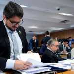 Marcos do Val deve prestar depoimento à PF nesta quarta (19) sobre plano para grampear Moraes