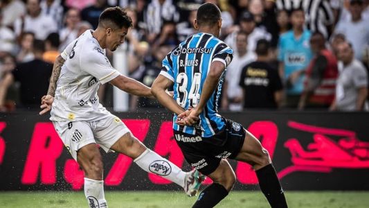Marcos Leonardo brilhou no jogo e marcou um dos gols santistas