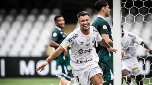 Marcos Leonardo em ação pelo Santos contra o Goiás, pelo Brasileiro