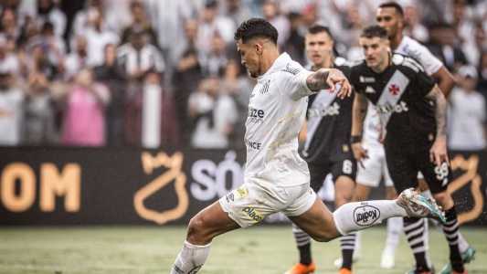 Marcos Leonardo marcou duas vezes e chegou aos 11 gols no Brasileiro