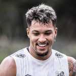 Negociado com o Benfica, Marcos Leonardo se despede do Santos e lamenta rebaixamento
