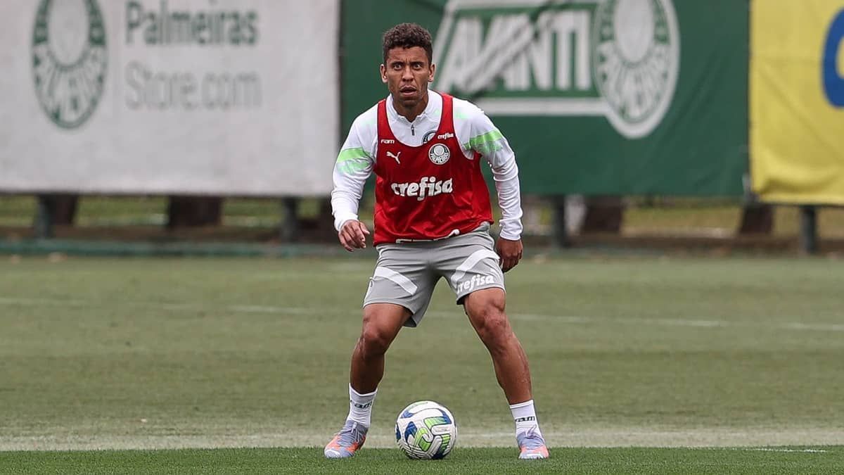 Palmeiras anuncia renovação com Marcos Rocha
