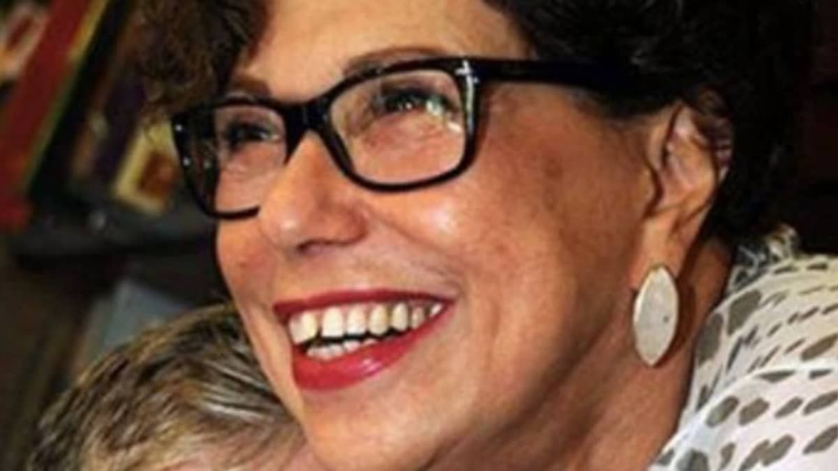 Morre Maria Carmem Barbosa, autora de 'Sai de Baixo' e de novelas da Globo