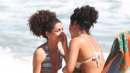 Ana Clara (Samantha Jones) e Maria de Fátima (Bella Campos)