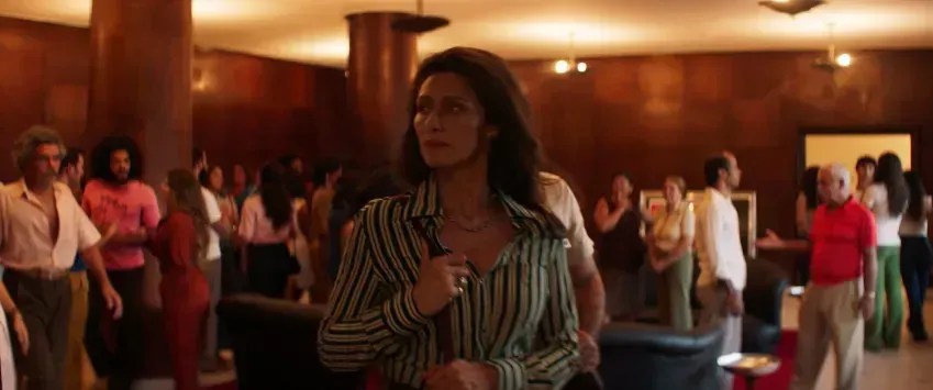 Maria Fernanda Cândido, que interpreta Elza em 'O Agente Secreto', comenta sucesso: ‘Um filmaço’