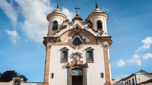 Mariana celebra 328 anos de história