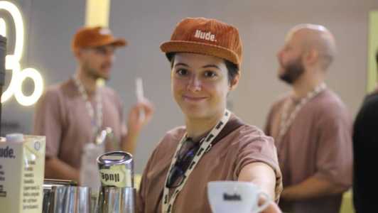 Mariana Mesquita no estande da empresa Nude Leite de Aveia: "a SIC é um mundo de desoobertas e oportunidades"