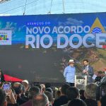 Prefeito de Mariana é vaiado em cerimônia do acordo de reparação do Rio Doce