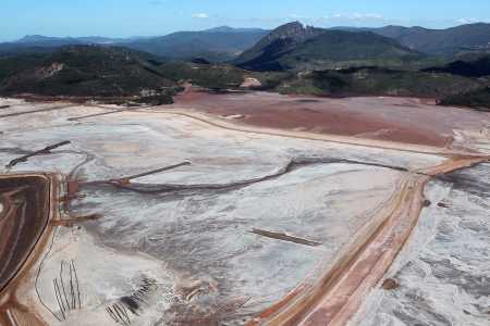 O plano de manejo dos rejeitos de mineração espalhados após a tragédia de Mariana (MG) começou a ser discutido nessa quarta-feira (25) e deverá ser entregue em 45 dias à Secretaria de Meio Ambiente e Desenvolvimento Sustentável (Semad) de Minas Gerai