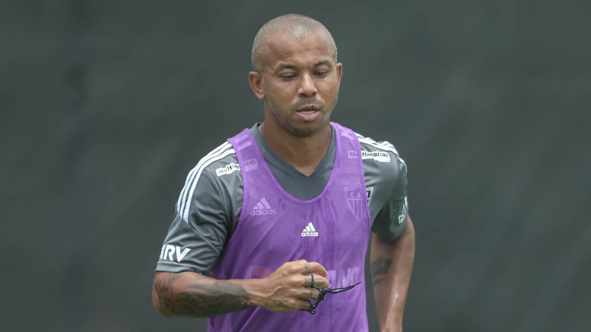 Atlético: Mariano se livra de dores na panturrilha e inicia 'projeto retorno'