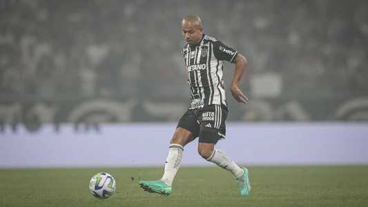 Mariano é mais um jogador insatisfeito com o gramado do Mineirão