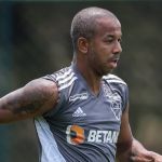 Titular do Atlético evolui em tratamento de lesão e se aproxima de retorno