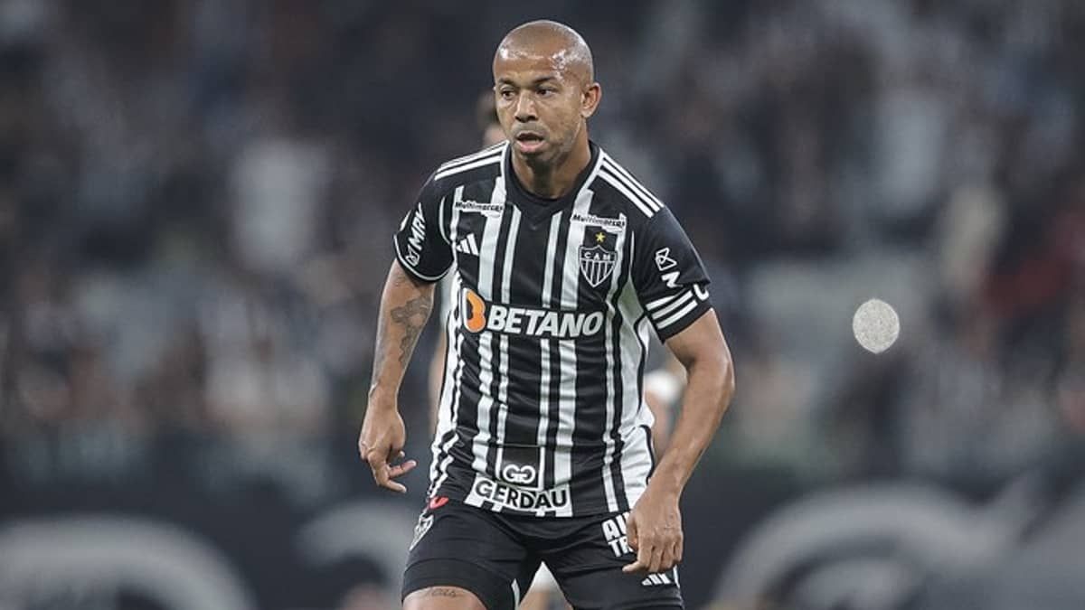 Mariano e Battaglia levam terceiro amarelo e desfalcam Atlético no Brasileirão
