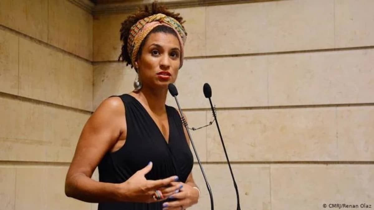 Caso Marielle: PM e filho de delegado são suspeitos de terem vazado operação que prendeu envolvidos