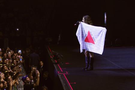 Marina Sena durante apresentação em BH