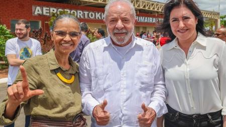 TRE-SP multa Lula em R$ 15 mil por propaganda eleitoral antecipada.