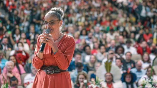 Marina Silva tomou posse como ministra do Meio Ambiente nesta quarta-feira (4)
