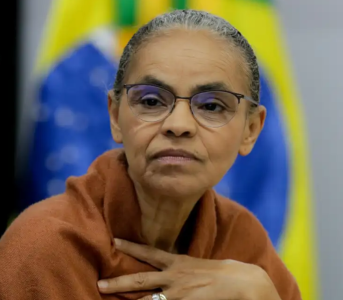 Enchentes no RS: Marinha envia hospital de campanha para realizar cirurgias | CNN Brasil