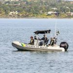 Barco com oito pessoas naufraga em Santa Catarina