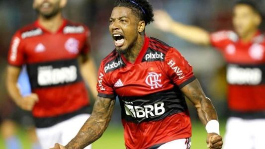 Marinho comemora gol marcado pelo Flamengo