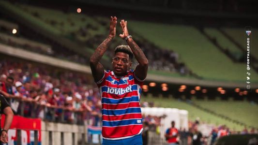 Marinho na Arena Castelão, no sábado, quando foi apresentado aos torcedores do Fortaleza