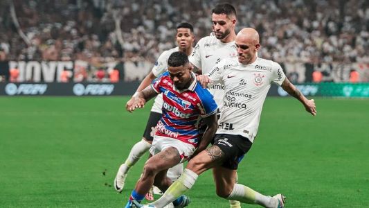 Marinho no jogo contra o Corinthians em que se machucou no segundo tempo, em São Paulo