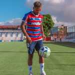 Marinho chega ao Fortaleza e já veste a camisa do novo clube