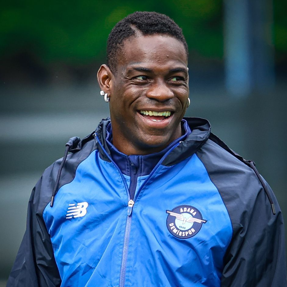 Especulado em Corinthians e Flamengo, Balotelli fecha com clube da Itália