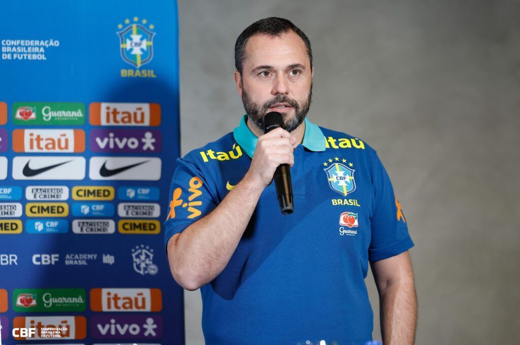 Presidente do Fluminense celebra oportunidade com a Seleção Brasileira