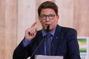 Flávio Dino dá 48h para Câmara explicar viagem do deputado federal Mario Frias ao Bahrein